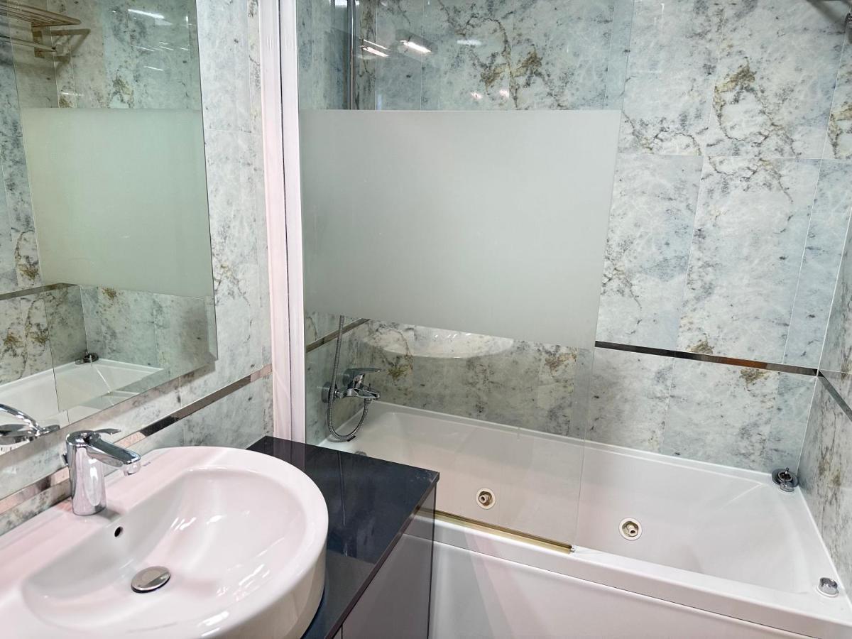 Apartamento Gran Via - Parking Gratis 萨拉曼卡 外观 照片